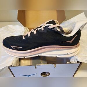Hoka Women's Clifton 9 Running Sneaker Size 9.5